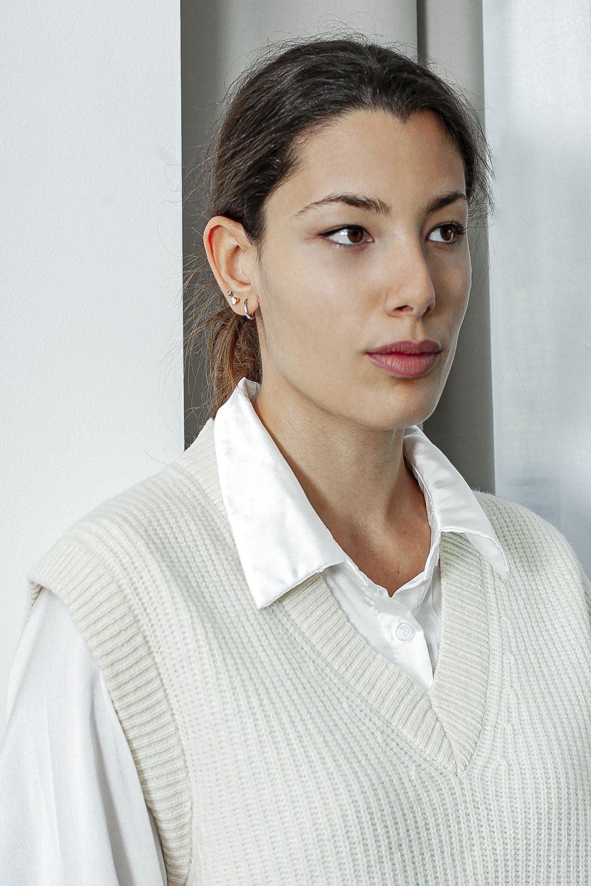 Eleganter Tiff-Pullover mit V-Ausschnitt für Damen, Herbst/Winter, 100 % reine, extrafeine Schurwolle – hergestellt in Italien | Brunella Gori